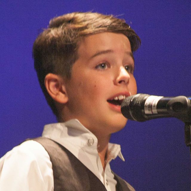 singing lessons leigh-on-sea, essex private singing tutors